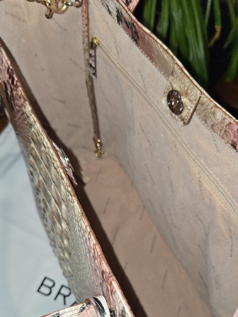 Brahmin Brooke Tote In PROWL Melboune Leather With Attachable Pouch EUC - Picture 12 of 16